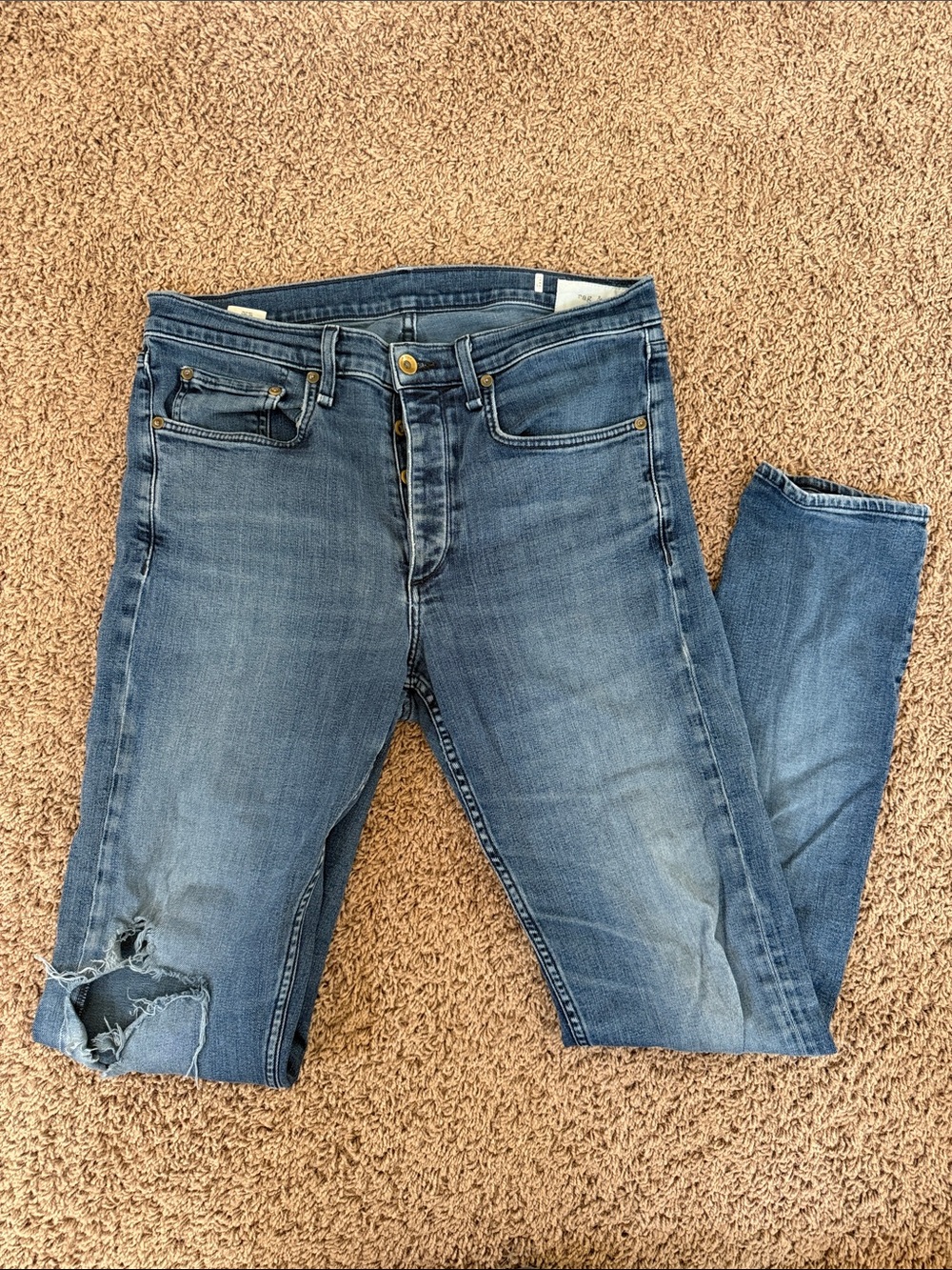 rag & bone Men's Medium Blue Skinny Jeans with Knee Rip